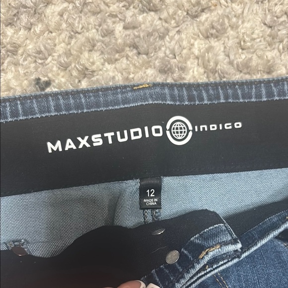 Max Studio Blue Skinny Jeans with Classic Indigo Hue - Picture 2 of 8